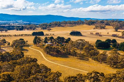 Macedon Ranges Day Trip Melbourne Deluxe Bus Tours
