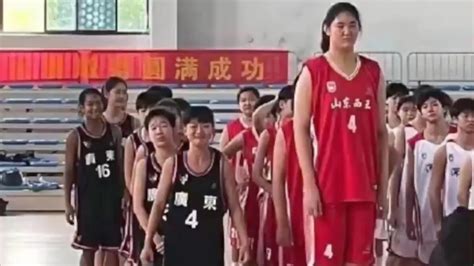Zhang Ziyu Chinese Girls Basketball Player Stands 7 5 Video Sports Illustrated