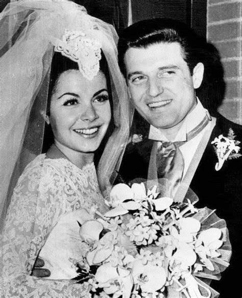 Wedding Picture Of Annette Funicello And Jack Gilardi Celebrity Weddings Hollywood Wedding