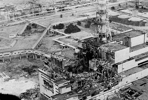 福島第一核电站座落於日本 福島縣 雙葉郡 大熊町及雙葉町，為東京電力公司的第一座核能發電廠，簡稱「1f」。 共設有六個機組，總發電量為4.7吉瓦（gw），曾是全世界25個發電量最大的發電場之一。 首座機組於1971年開始運轉，計畫中的第七號機組預計於2013年運轉，第八號機組預計於2014年運轉。 福島核災該是廢核的理由嗎？—《寫給未來總統的能源課》 - PanSci 泛科學