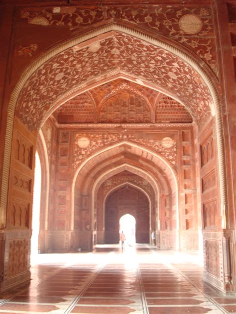 Filearches In The Taj Mahal Mosque Interior Agra