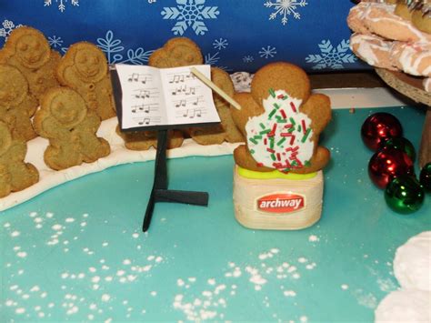 These are not for hanging but for dipping in. Hye Thyme Cafe: Archway's Iced Gingerbread and Gingerbread ...