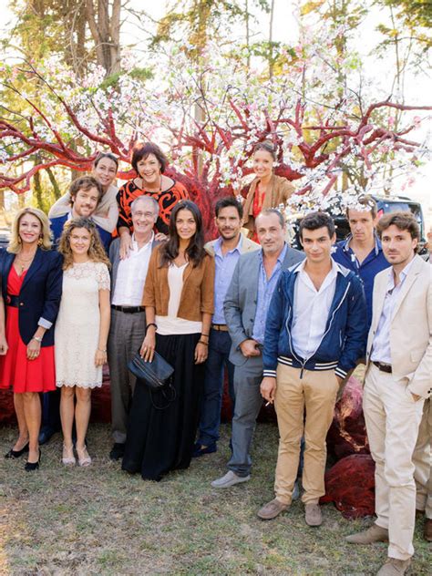 Retrouvez gratuitement et en exclusivité tous les replay, videos, exclus et news de une famille formidable sur tf1 séries films. Casting Une famille formidable saison 11 - AlloCiné