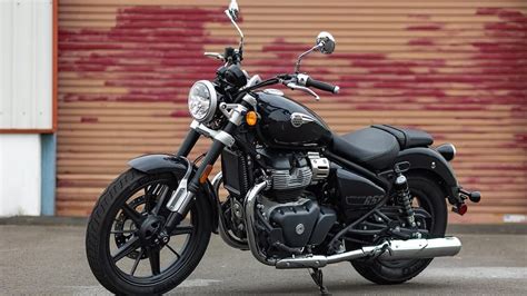 Royal Enfield Super Meteor Cruiser Unveiled Check Images Specs Features Weight Here