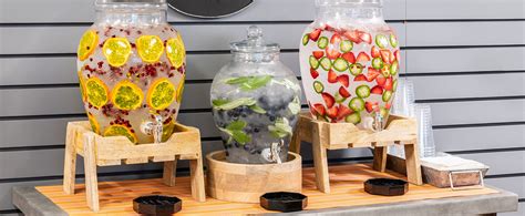 A coffee brewer and water cooler in one. Rustic Water Station | Hubert Canada