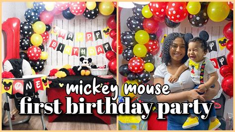Makes for a great gift! 1st birthday party mickey mouse theme! // party decorating ...
