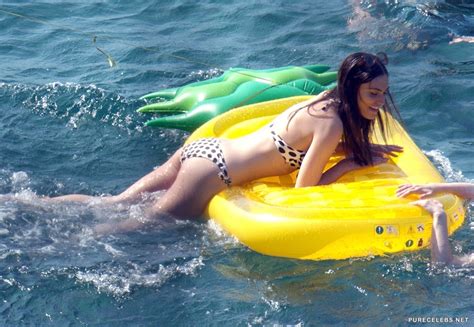 Phoebe Tonkin Paparazzi Bikini Yacht Photos Nucelebs Com