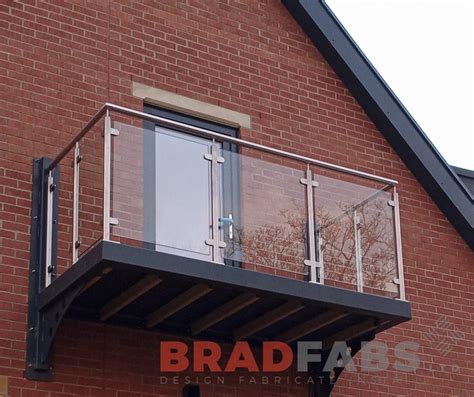 Garden Steel Self Supporting Cantilevered Balcony