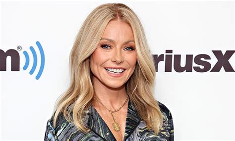 Kelly Ripa S Metallic Bedroom Inside Her New York Home Will Leave You