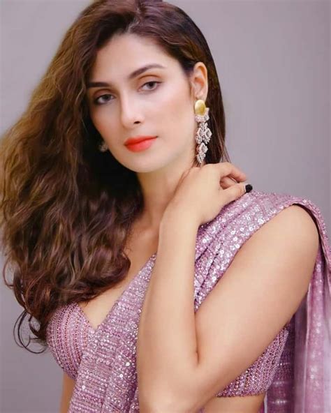 Ayeza Khan Latest Photos Images Hd Wallpaper Pakistani Actress Ayeza Khan Saree Pics