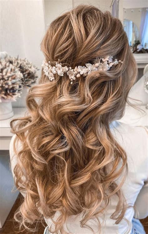 22 beautiful hair down wedding hairstyles for 2022 i take you wedding readings wedding ideas