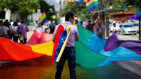 ^ marcha del orgullo lgbtiq (in spanish). Comunidad Lgbtiq solicita al TSJ creación de Ley en Contra ...