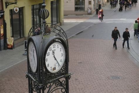 Zmiana Czasu Na Letni Ju W Najbli Szy Weekend Przestawiamy Zegarki Z Kt Rej Godziny Na