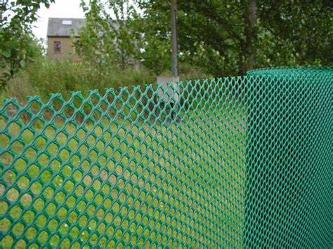 Plastic mesh has two major uses: Extruded Windbreak Netting as Garden Fence to Stop Wind ...