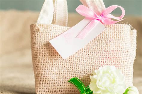 Need a few mother&#39;s day gift ideas? Mother's Day gift ideas she'll love - Living On The Cheap