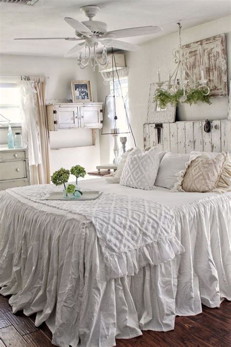 29 Beautiful Vintage Bedroom Decor Ideas And Designs 21