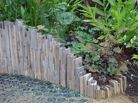 Bordure en bois pour jardin. originale bordure | Bordure jardin, Idées jardin, Déco jardin