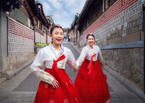10 Korean Customs You Need To Know Before You Visit Korea