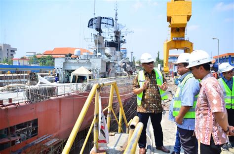 Ketua ketua turus tentera laut indonesia, yudo margono, mengesahkan serpihan kapal selam yang hilang rabu lalu itu ditemui pecah kepada. Perakitan Kapal Selam Indonesia Paling Sempurna - Sumsel ...