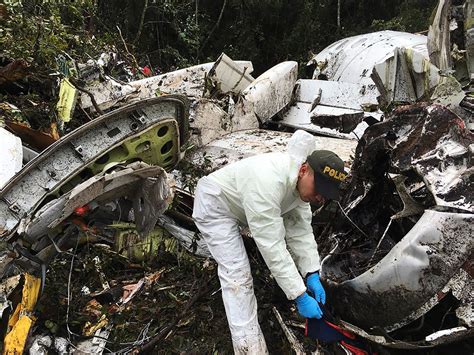 Maybe you would like to learn more about one of these? Fotos: El accidente de avión del Chapecoense en Colombia ...