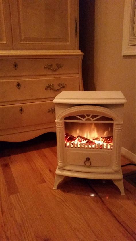 They are also a perfect choice for heating up smaller rooms. Best 25+ Portable electric fireplace ideas on Pinterest ...