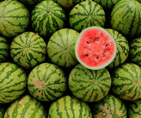 How To Pick The Best Watermelon Nc Cooperative Extension