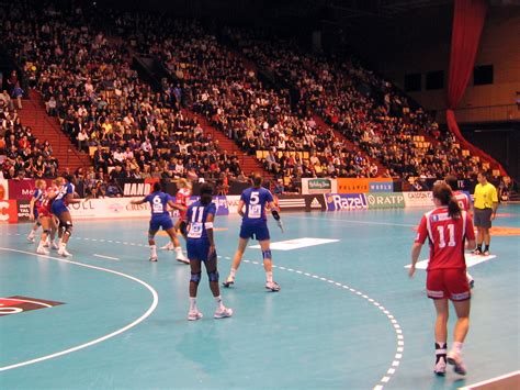 It is the first handball team to have held all three titles twice (the danish women's team also held all three in 1997). Ficheiro:Handball match France - Norway 05.03.2009.png ...
