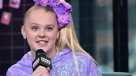 Watch the latest video from jojo siwa (@itsjojosiwa). JoJo Siwa Just Added 28 More Dates To Her Tour, So Get ...