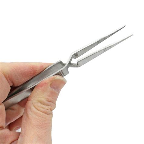 Cross Locking Tweezers With Serrated Tips 5 Inches