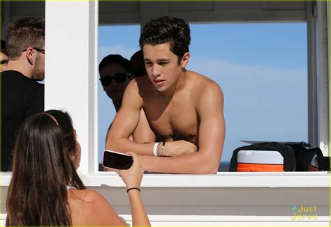 Austin Mahone Takes Beachside Selfies With Fans Photo 660349 Photo Gallery Just Jared Jr