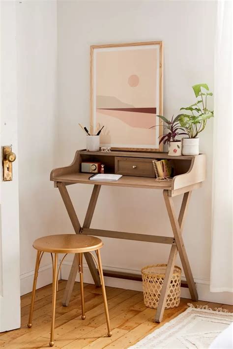 From coffee tables to computer desks, and bedside tables to dining sets. Urban Outfitters Cory Folding Desk | The Best Cheap Desks ...