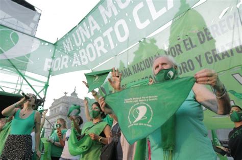 Histórico El Senado Convirtió En Ley El Aborto Legal En Argentina