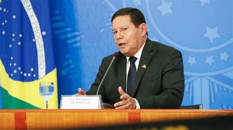 General Mourão é Aplaudido Ao Se Exaltar E Reagir Após Declaração De Barroso Ministro Do Stf