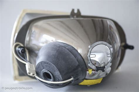 Qui veut la peau d'olivier marchal? Scheinwerfer S.E.V. Marchal zu Peugeot 504 - Ersatzteile ...