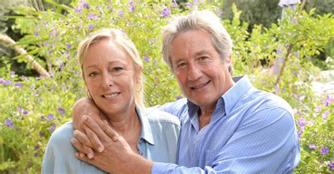 Enfant, christophe avait promis à son. Exclusif - Patrick Sabatier et sa femme Isabelle - C'est ...