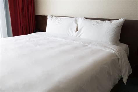 Wondering what mattress size is best for you or what size will fit in your bedroom? What Should I Do with My Old Mattress? - All American Mattress