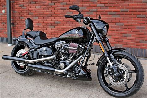The bike is fitted with aftermarket exhaust, screaming eagle tuner, tear drop mirrors. 2016 Harley-Davidson® FXSE CVO™ Pro Street Breakout ...