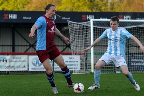 A defender on the left wing? Double substitution works ...