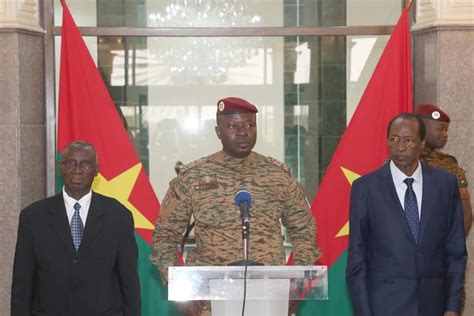 Burkina Rencontre Paul Henri Damiba Et Blaise Compaoré Ce 8 Juillet