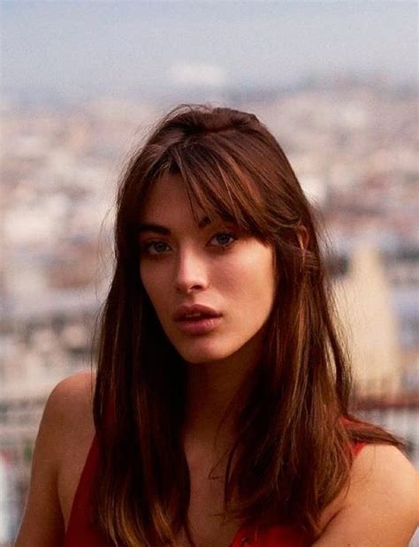 There's just one thing about curtain bangs that i'm not fully sold on: Curtain bangs: de retro pony die we massaal pinnen — The Color