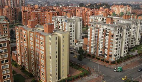 Los secretarios de gobierno, luis ernesto gómez (der); Noticias Bogotá: Medidas por el COVID-19 en los conjuntos ...
