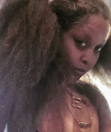 Erykah Badu Exposes Her Bare Breasts As She Goes Completely Topless