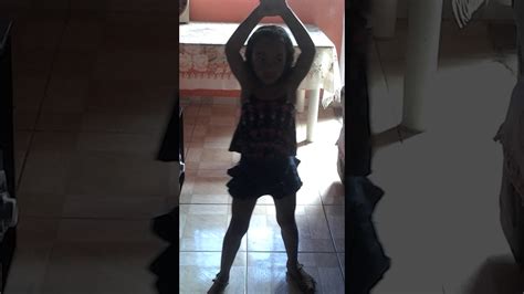 Menina Dancando Rebola Bola Youtube