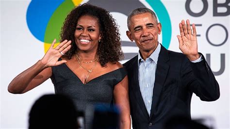 Michelle Obamas Natural Curls Hairstyle At Illinois Event Hollywood