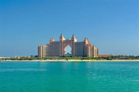 28 Famous Landmarks Of The United Arab Emirates To Plan Your Travels