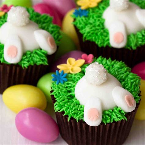 Cupcakes Decorated With Fondant Easter Bunnies Frosted Moms