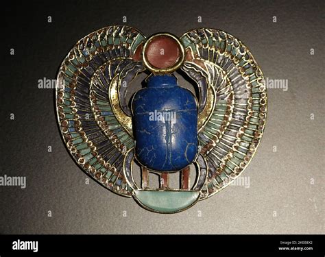 Pectoral With Solar Scarab From Tutankhamuns Tomb Stock Photo Alamy