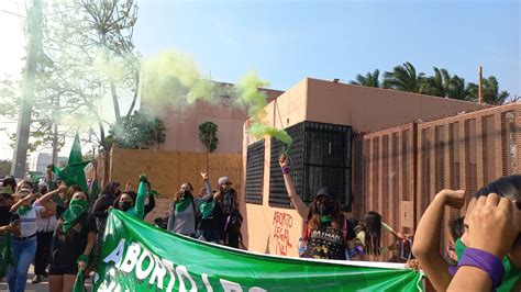 Marchan Feministas En Chilpancingo Exigen La Despenalización Del