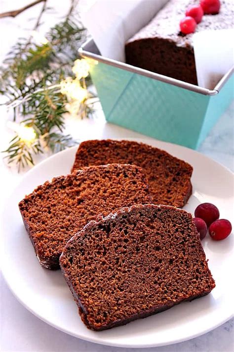 And i had to adjust a few other ingredients so that the loaf wouldn't sink in the middle! Gingerbread Loaf Cake Recipe - moist and perfectly spiced ...