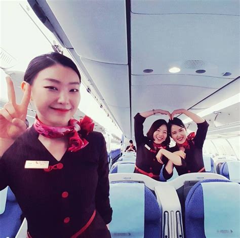 Maybe you would like to learn more about one of these? 「Shanghai Airlines / 上海航空」の画像（投稿者：Cabin crew uniform さん ...